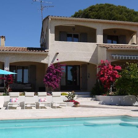 Grand Appartement Dans Maison Avec Piscine Privee Frejus Bagian luar foto