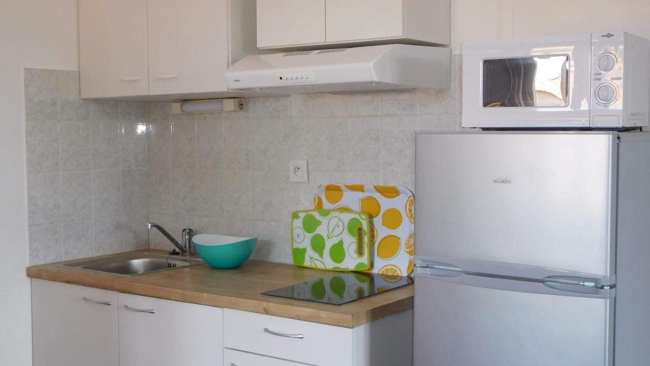 Grand Appartement Dans Maison Avec Piscine Privee Frejus Bagian luar foto