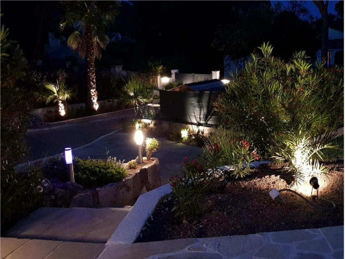 Grand Appartement Dans Maison Avec Piscine Privee Frejus Bagian luar foto
