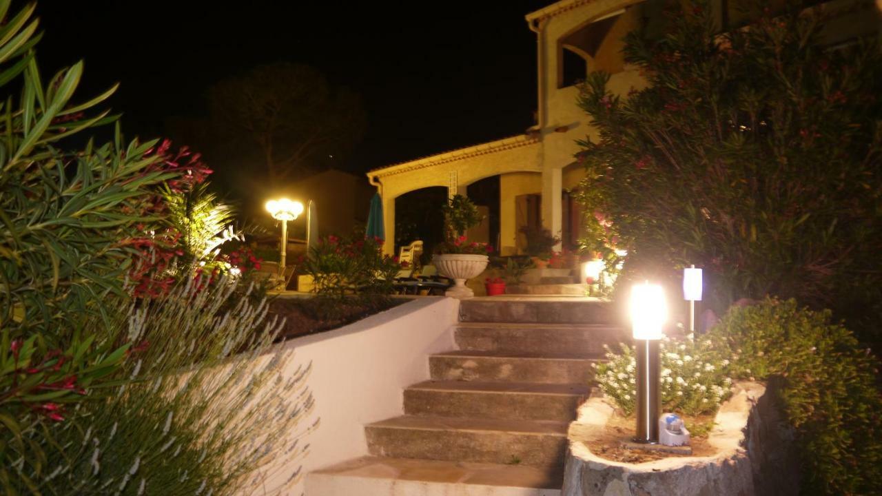 Grand Appartement Dans Maison Avec Piscine Privee Frejus Bagian luar foto