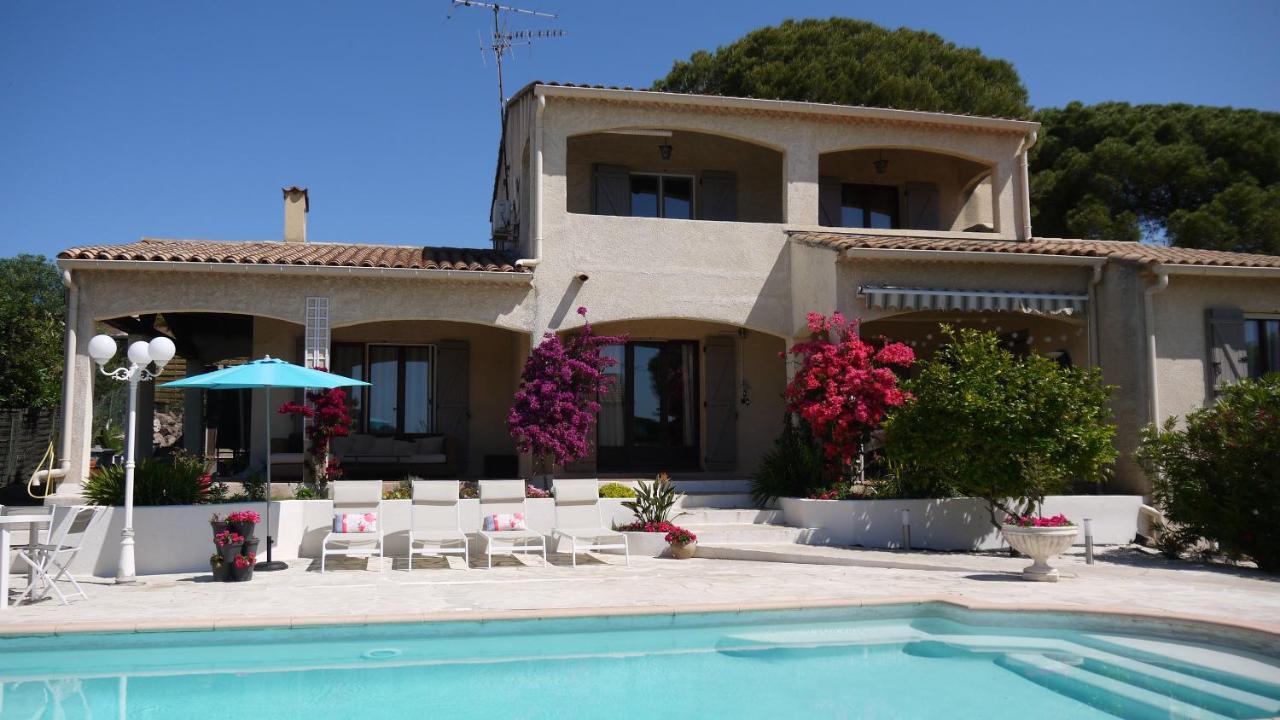 Grand Appartement Dans Maison Avec Piscine Privee Frejus Bagian luar foto